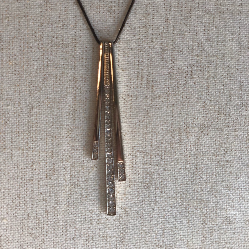 WHBM necklace - Picture 2 of 2